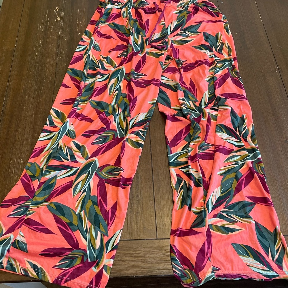 Pretty floral hello mellow lounge pants size L/XL